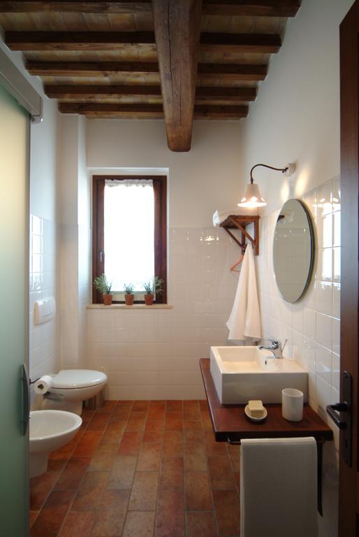Agriturismo Casale Le Selvette Ripa Rum bild